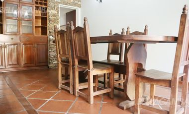 CASA ALQUILER FLORIDA 6 AMBIENTES  JARDIN PARRILLA COCHERA.