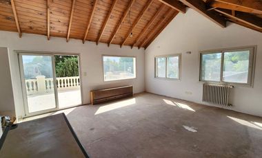 Casa en venta - Acassuso - San Isidro