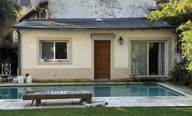 Casa en venta - Acassuso - San Isidro