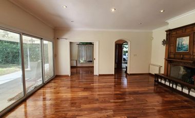 Casa en venta - Acassuso - San Isidro