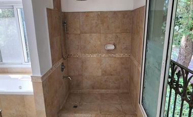 Casa en venta - Acassuso - San Isidro