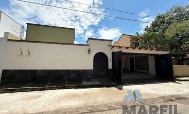 Venta de Casa de Lujo de 1 Planta en  Comala Pueblo Mágico