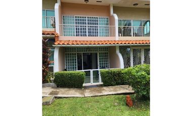 SE VENDE CASA EN VILLAS DE BOSQUEMAR MALIBU CON TERRAZA Y PISCINA