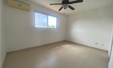 Alquiler de Casa Dúplex vacia en PH Villas del Pinar Arraiján – LH