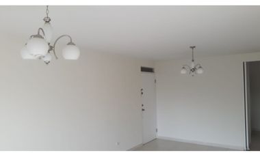 Alquiler Apartamento PH Torres de Versalles