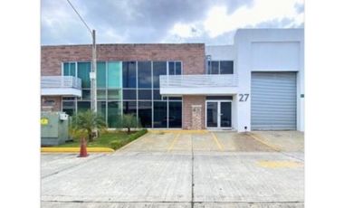 Venta de Ofibodega en Tocumen 377m2