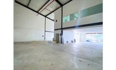 Venta de Ofibodega en Tocumen 377m2