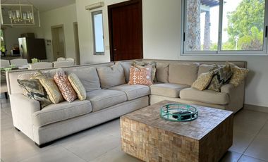 Casa en Venta en La Mare – Punta Barco | Amoblada | Piscina Privada