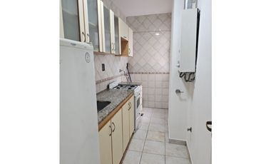 VENTA – 2 AMBIENTES AL FRENTE CON BALCÓN SALIENTE