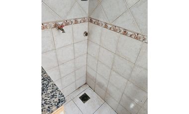 VENTA – 2 AMBIENTES AL FRENTE CON BALCÓN SALIENTE