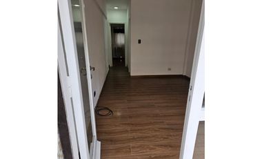 VENTA – 2 AMBIENTES AL FRENTE CON BALCÓN SALIENTE