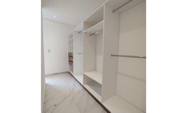 VENDE CASA ESQUINA A ESTRENAR en Barrio Privado IRIGOYEN, Maipú, Mza.