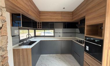 VENDE CASA ESQUINA A ESTRENAR en Barrio Privado IRIGOYEN, Maipú, Mza.