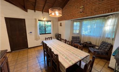 CASA EN EXCELENTE UBICACION