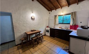 CASA EN EXCELENTE UBICACION