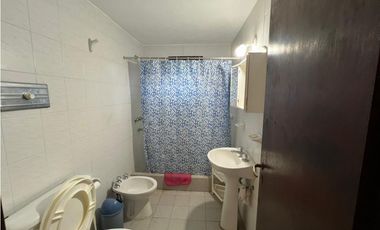 CASA EN EXCELENTE UBICACION
