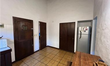 CASA EN EXCELENTE UBICACION
