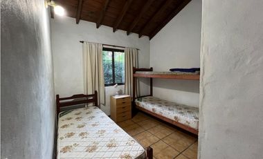 CASA EN EXCELENTE UBICACION