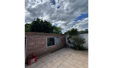 CHALET DE 6 AMBIENTES CON QUINCHO - BARRIO LOS PINARES