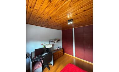 CHALET DE 6 AMBIENTES CON QUINCHO - BARRIO LOS PINARES