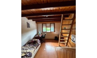 CHALET DE 6 AMBIENTES CON QUINCHO - BARRIO LOS PINARES