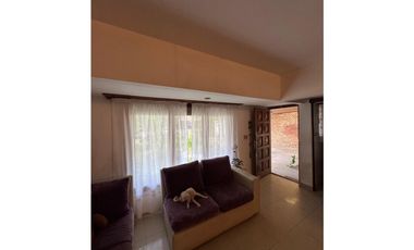 CHALET DE 6 AMBIENTES CON QUINCHO - BARRIO LOS PINARES