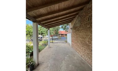 CHALET DE 6 AMBIENTES CON QUINCHO - BARRIO LOS PINARES
