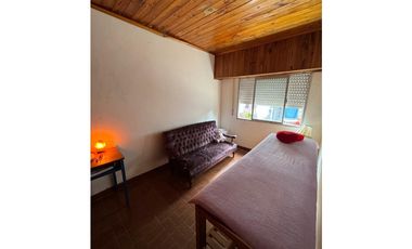 CHALET DE 6 AMBIENTES CON QUINCHO - BARRIO LOS PINARES