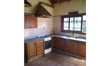 CHALET DE 3 AMBIENTES CON GARAGE - BARRIO CAISAMAR