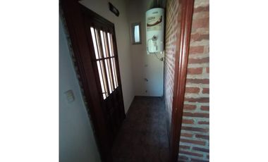 CHALET DE 3 AMBIENTES CON GARAGE - BARRIO CAISAMAR