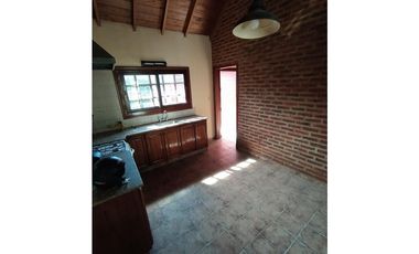 CHALET DE 3 AMBIENTES CON GARAGE - BARRIO CAISAMAR
