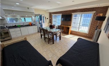 VENTA EN BLOCK DE 2 CASAS EN COSTA AZUL