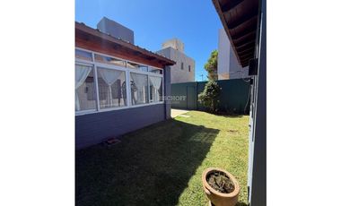 VENTA EN BLOCK DE 2 CASAS EN COSTA AZUL