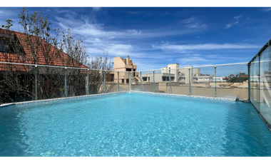 Departamento 3 ambientes a 100 mts del mar. Piscina. Cochera. Baulera