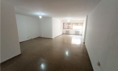 DEPTO 3 DORMITORIOS - AMPLIOS ESPACIOS - COCHERA - AV ESTRADA N° 147