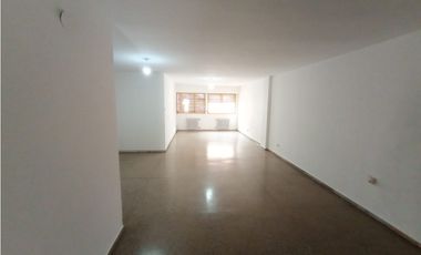 DEPTO 3 DORMITORIOS - AMPLIOS ESPACIOS - COCHERA - AV ESTRADA N° 147