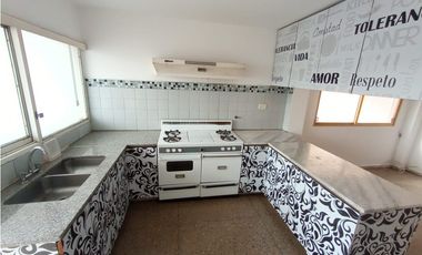 DEPTO 3 DORMITORIOS - AMPLIOS ESPACIOS - COCHERA - AV ESTRADA N° 147