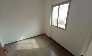 DEPTO 3 DORMITORIOS - AMPLIOS ESPACIOS - COCHERA - AV ESTRADA N° 147