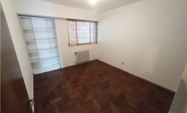 DEPTO 3 DORMITORIOS - AMPLIOS ESPACIOS - COCHERA - AV ESTRADA N° 147