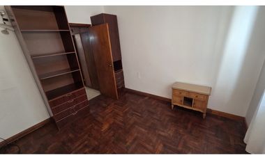 ALQUILER POR 24 MESES. DOS AMBIENTES SIN MUEBLES CÉNTRICO.