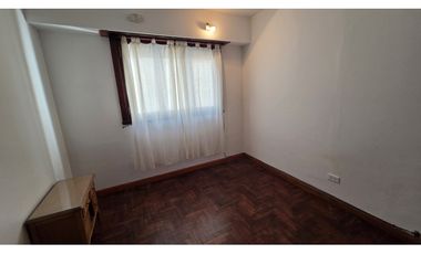 ALQUILER POR 24 MESES. DOS AMBIENTES SIN MUEBLES CÉNTRICO.