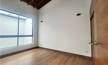Venta de casa unidad cerrada en la ceja de 148m2