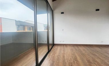 Venta de casa unidad cerrada en la ceja de 148m2