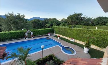 VENPERMUTO HERMOSA CASA CAMPESTRE EN EL MEJOR CONDOMINIO DE CHINAUTA