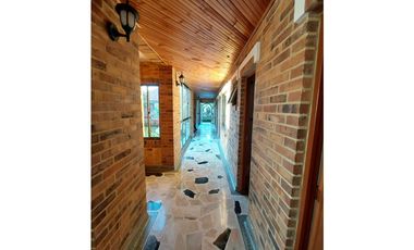 VENPERMUTO HERMOSA CASA CAMPESTRE EN EL MEJOR CONDOMINIO DE CHINAUTA