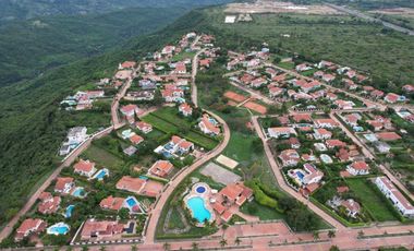 VENPERMUTO HERMOSA CASA CAMPESTRE EN EL MEJOR CONDOMINIO DE CHINAUTA