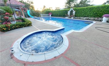 VENPERMUTO HERMOSA CASA CAMPESTRE EN EL MEJOR CONDOMINIO DE CHINAUTA