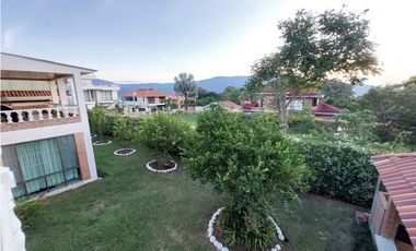 VENPERMUTO HERMOSA CASA CAMPESTRE EN EL MEJOR CONDOMINIO DE CHINAUTA