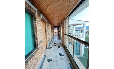 VENPERMUTO HERMOSA CASA CAMPESTRE EN EL MEJOR CONDOMINIO DE CHINAUTA