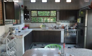 VENPERMUTO HERMOSA CASA CAMPESTRE EN EL MEJOR CONDOMINIO DE CHINAUTA